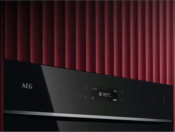 AEG TB8SB631AB 8000 Meal Assist SteamPro uuni, musta