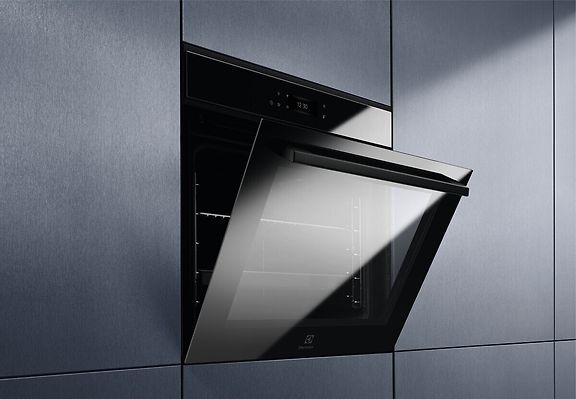 Electrolux COP900B 700 MealAssist uuni, musta