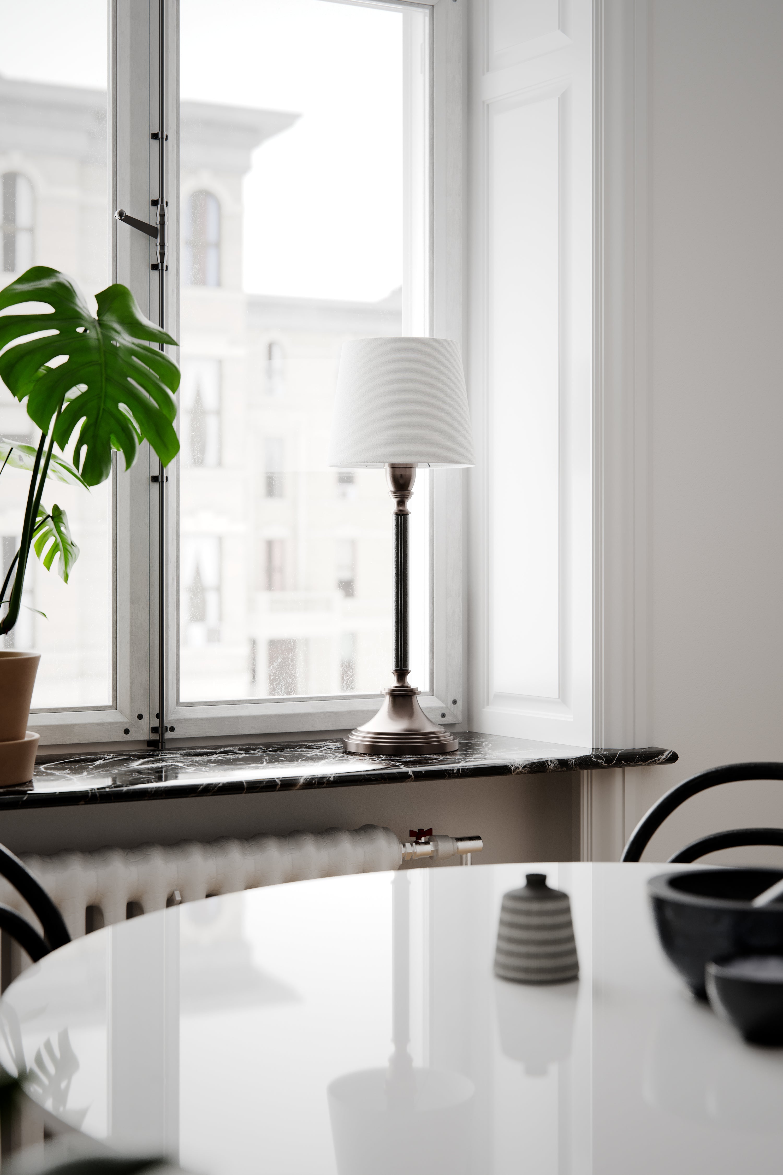 Dinant pöytävalaisin musta