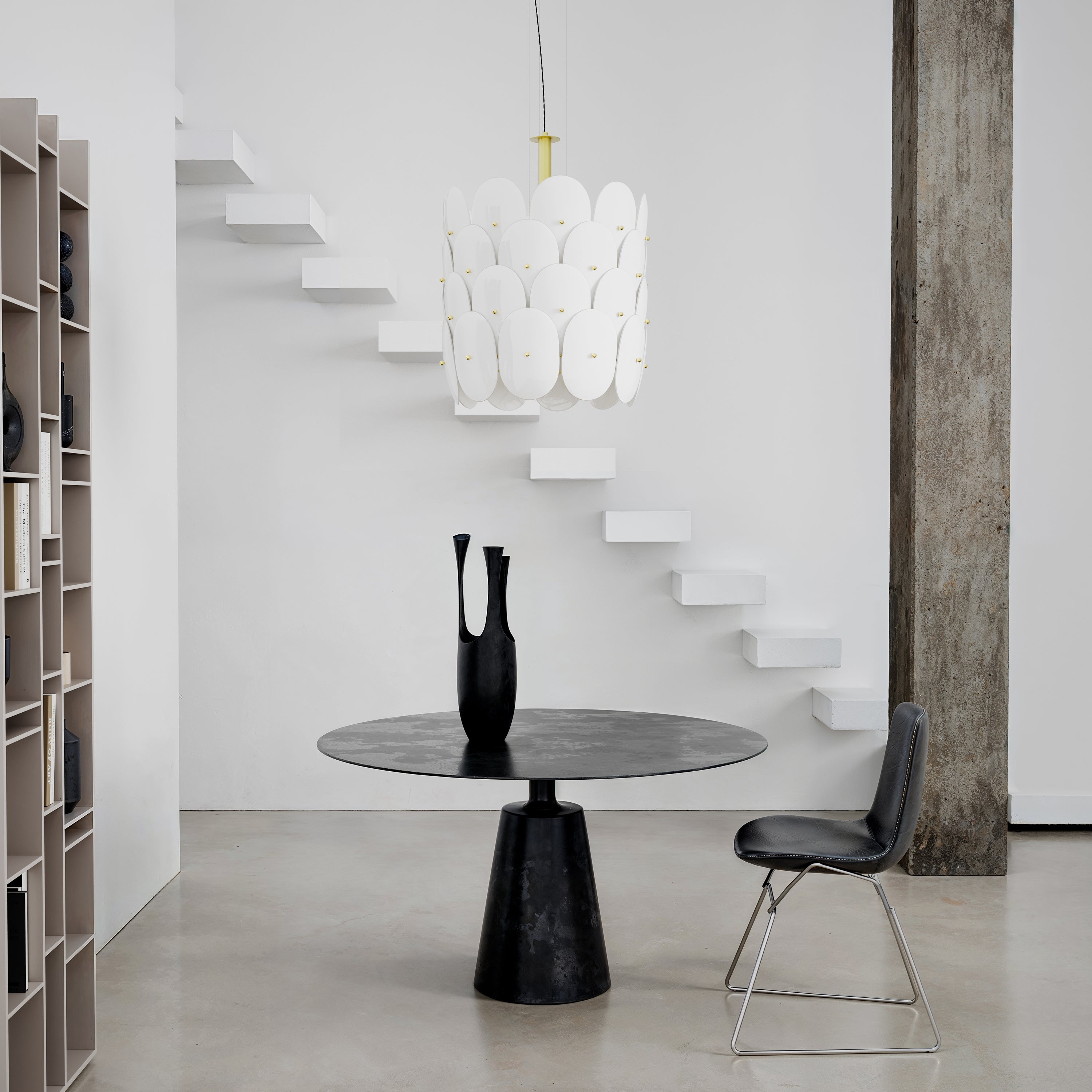 Omlott riippuvalaisin messinki/valkoinen