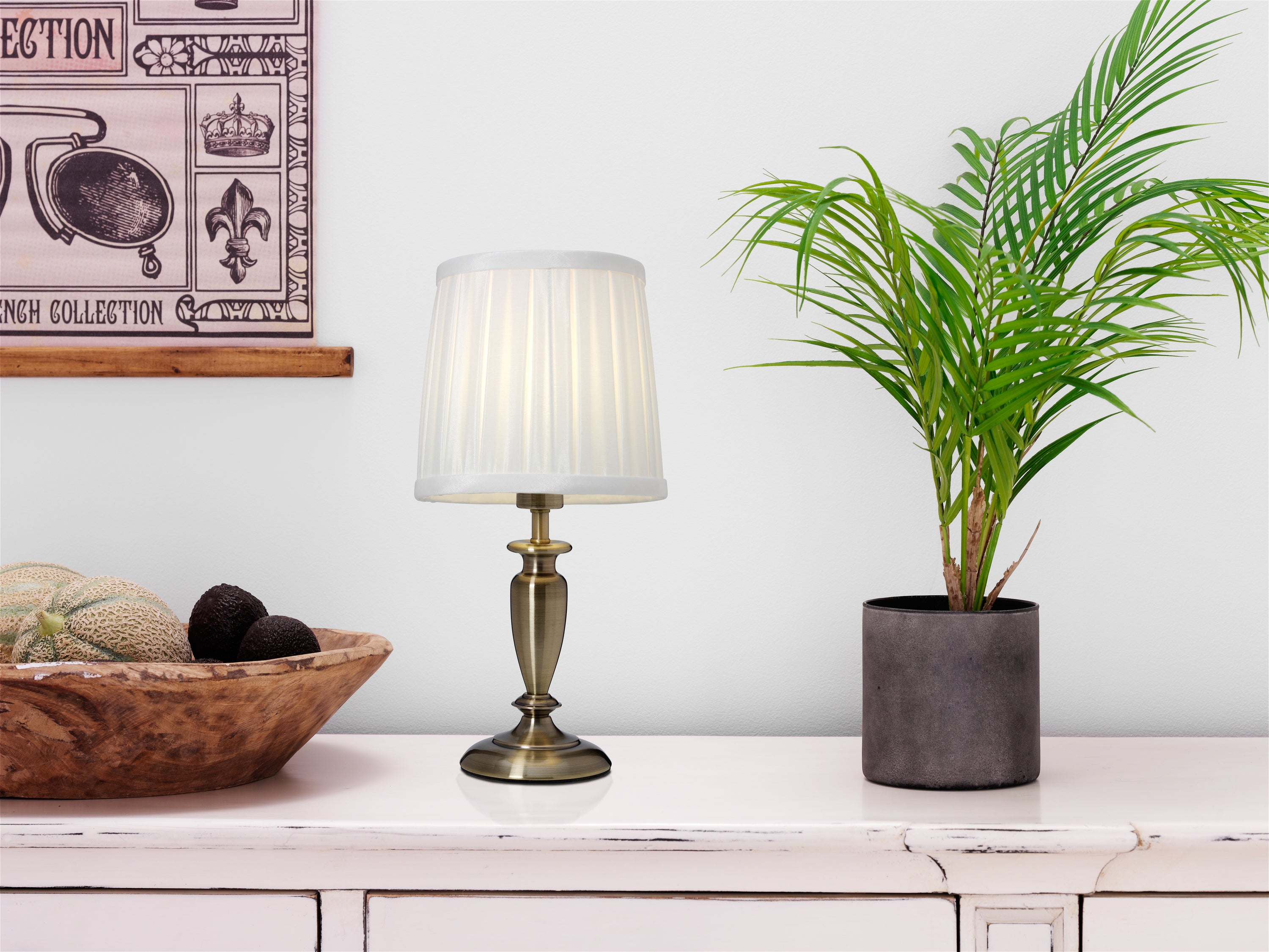 Ines pöytävalaisin antiikki