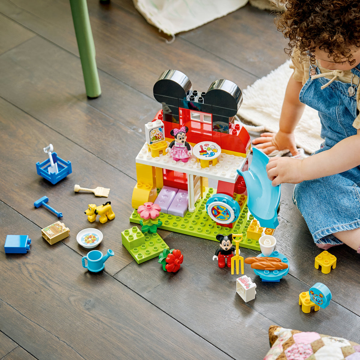 LEGO DUPLO Disney 10465 Mikki Hiiren kerhotalo sekä Minni ja Pluto – kuva 5