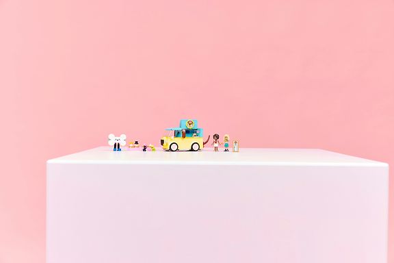 LEGO Friends 42678 Lemmikkitarvikeauto – kuva 6