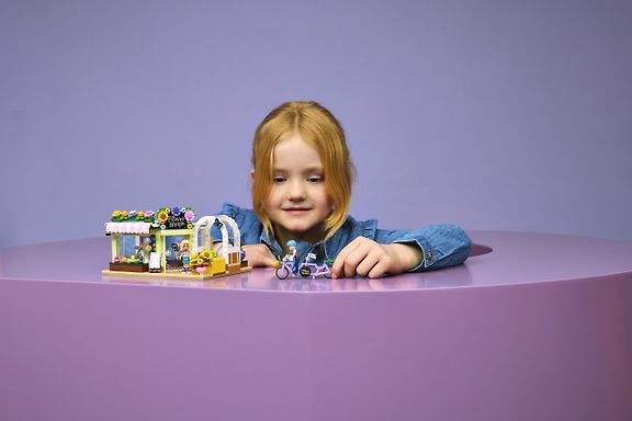LEGO Friends 42693 Luova kukkakauppa – kuva 4